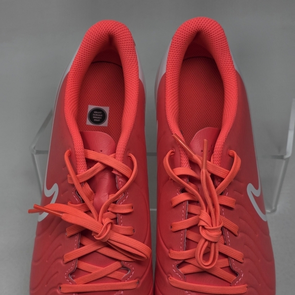 Athletic_Shoes